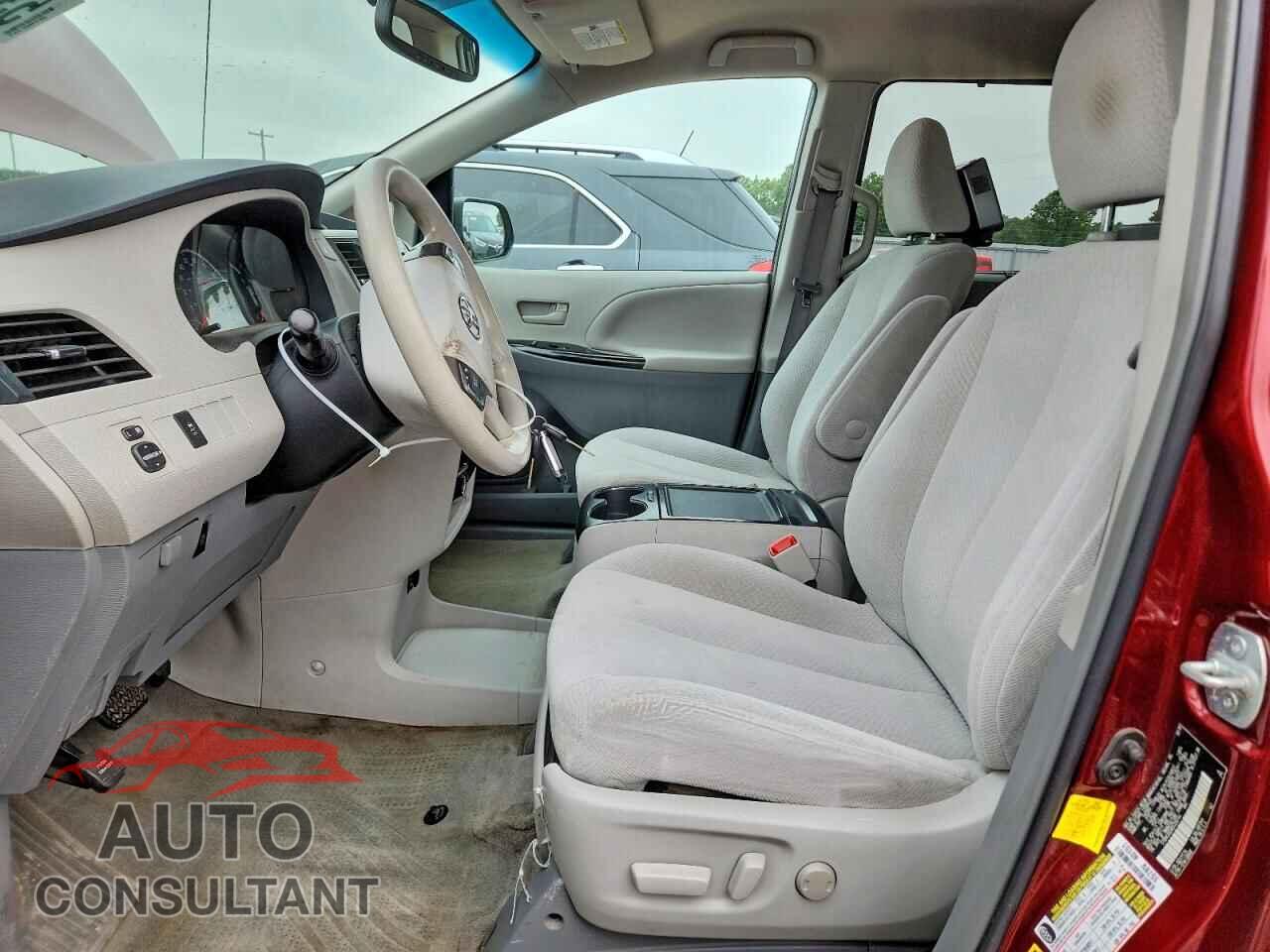 TOYOTA SIENNA 2013 - 5TDKK3DC8DS320744