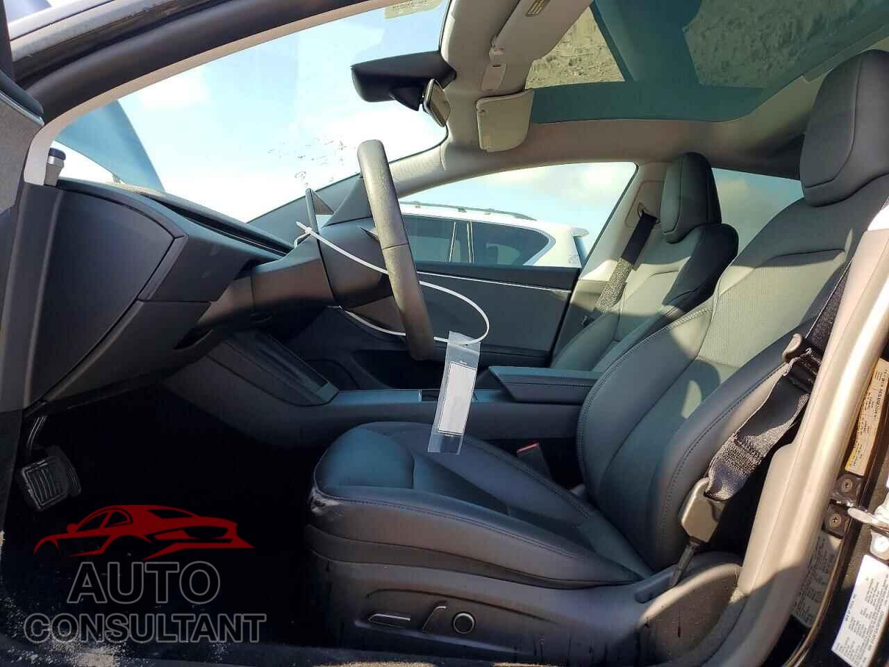 TESLA MODEL 3 2025 - 5YJ3E1EA7SF950527
