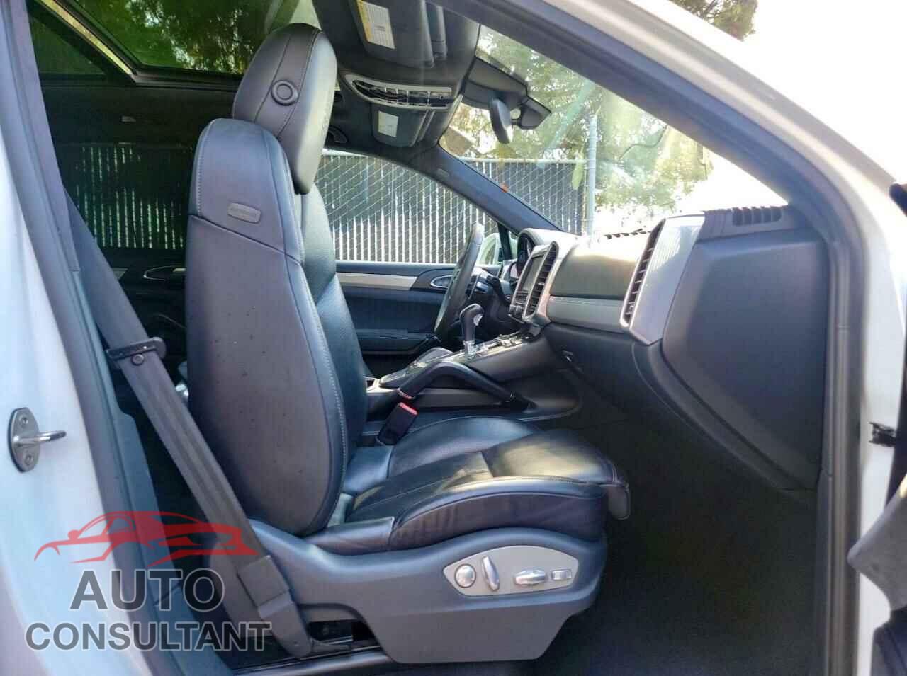PORSCHE CAYENNE 2016 - WP1AD2A21GLA72790