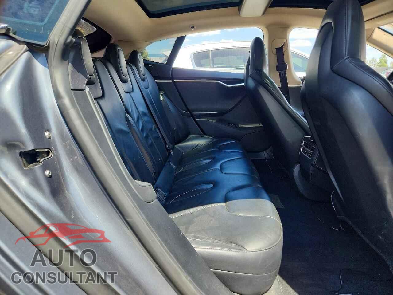 TESLA MODEL S 2013 - 5YJSA1CN2DFP08552