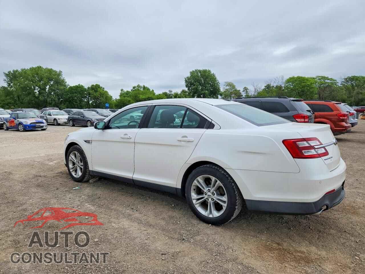 FORD TAURUS 2013 - 1FAHP2E82DG211504