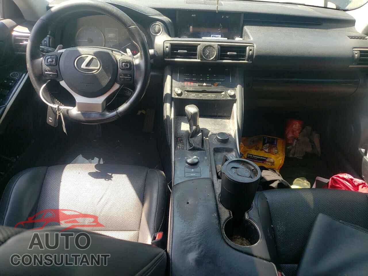 LEXUS IS 2018 - JTHBA1D23J5073793