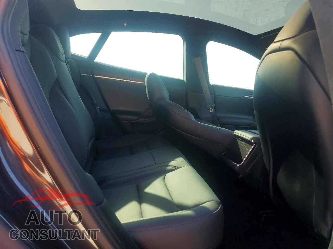TESLA MODEL S 2026 - 5YJSA1E57TF557140