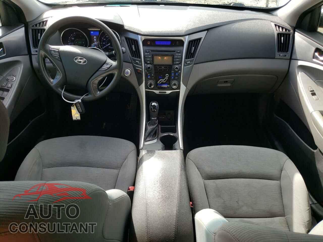 HYUNDAI SONATA 2013 - KMHEC4A45DA094930