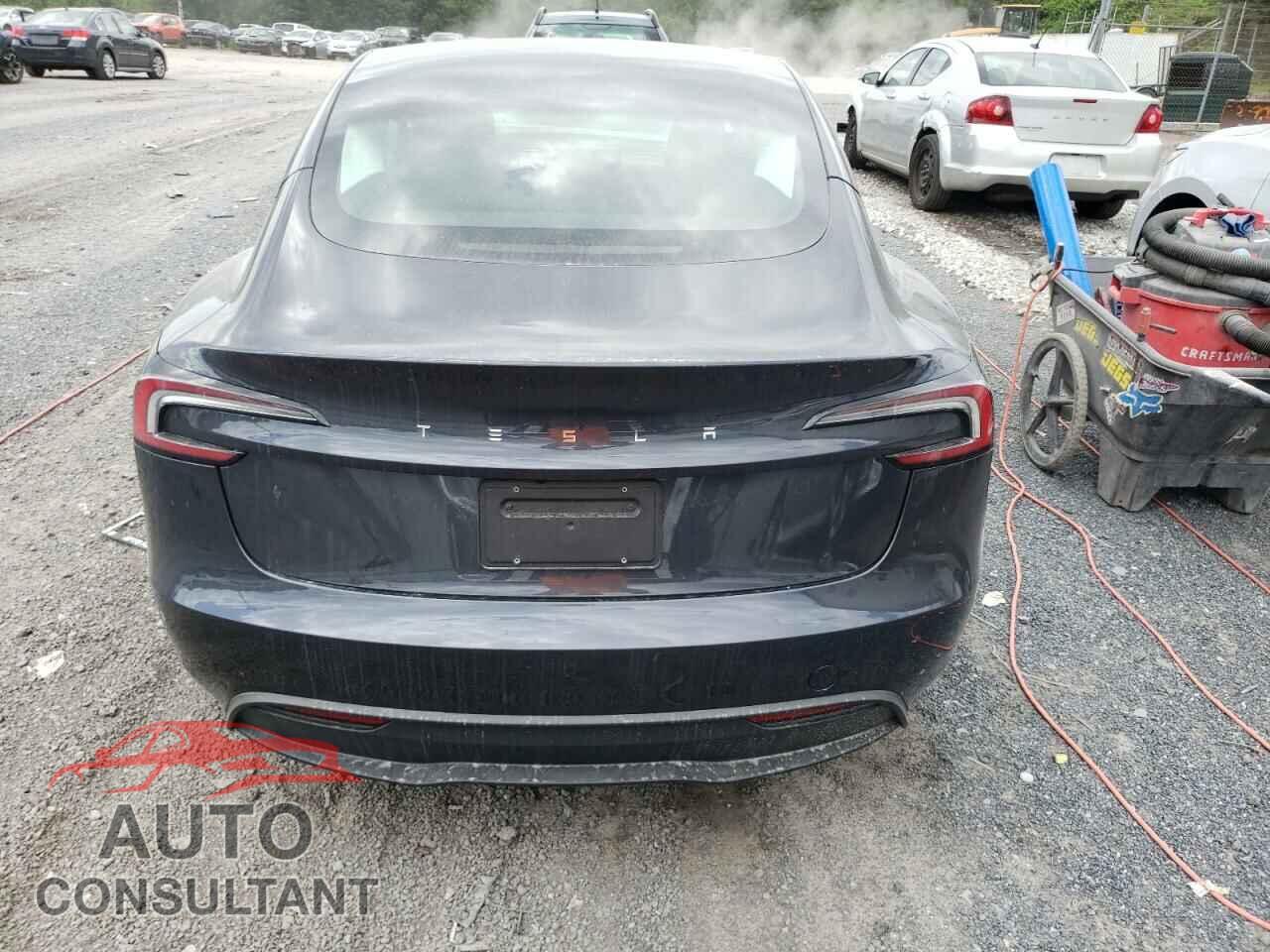 TESLA MODEL 3 2024 - 5YJ3E1EA2RF728729