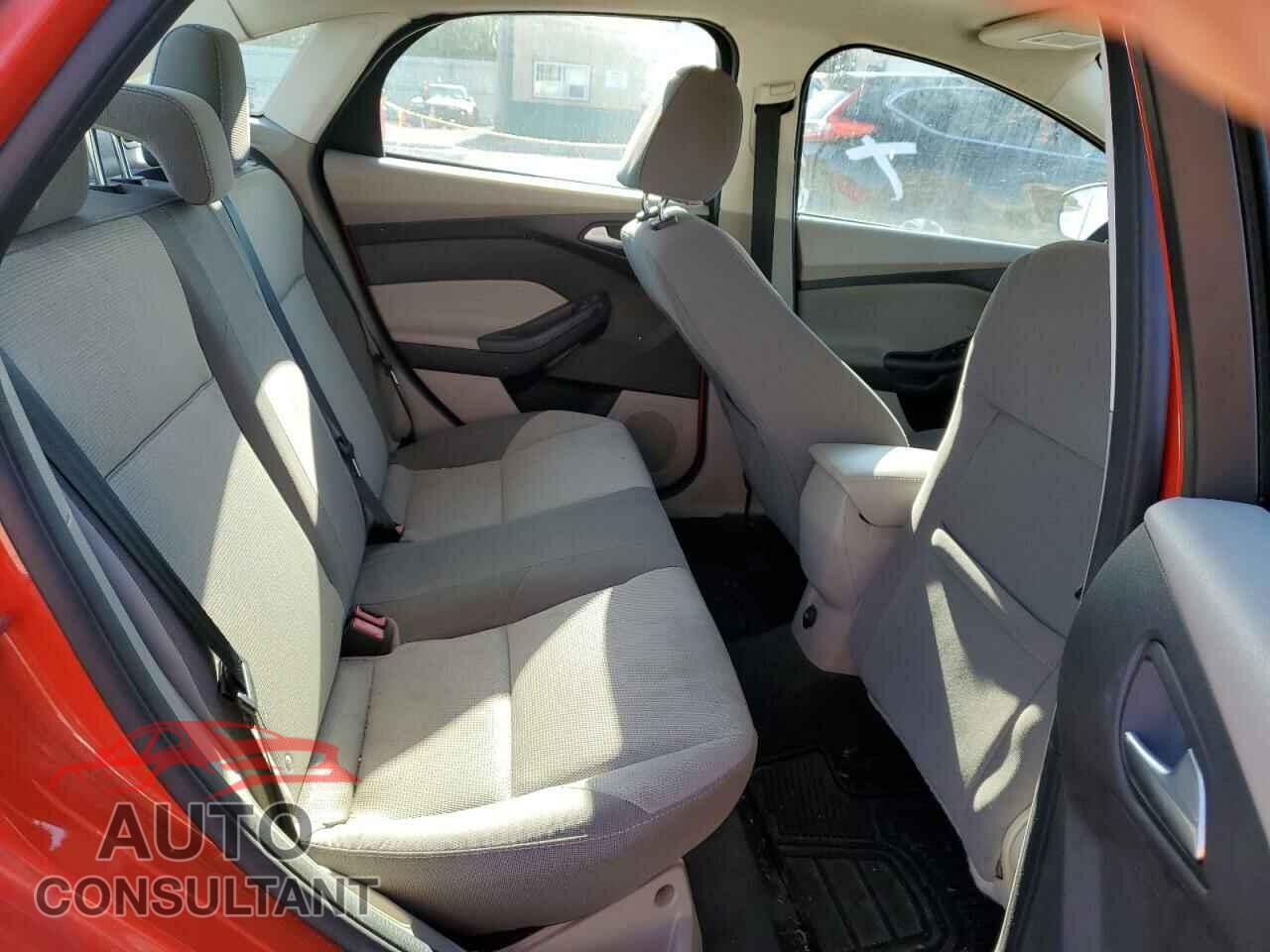 FORD FOCUS 2014 - 1FADP3F27EL427954