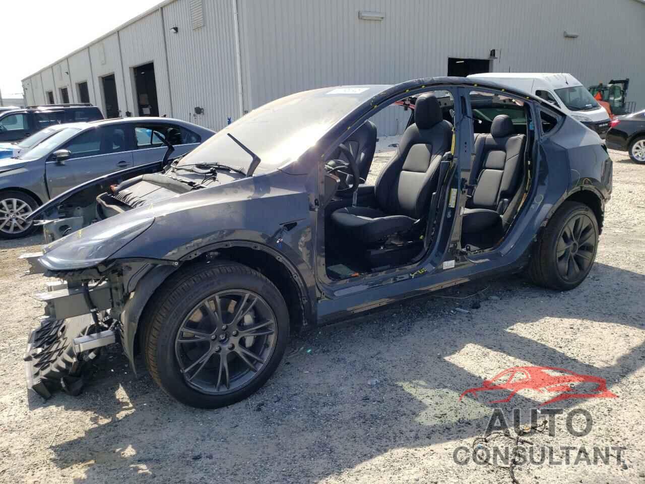 TESLA MODEL Y 2025 - 7SAYGDEE0SA367575