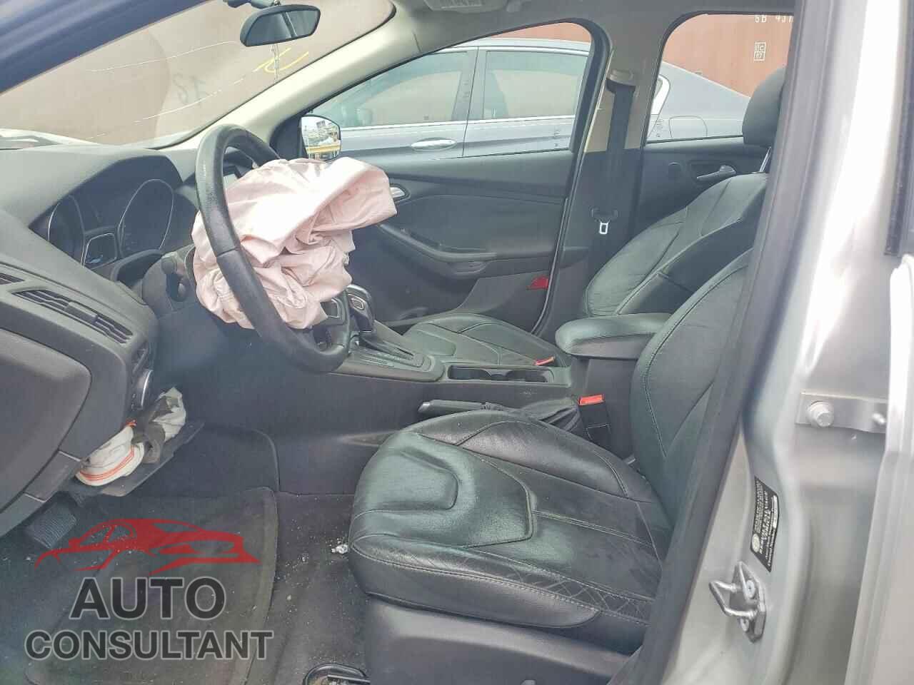 FORD FOCUS 2016 - 1FADP3F25GL256690
