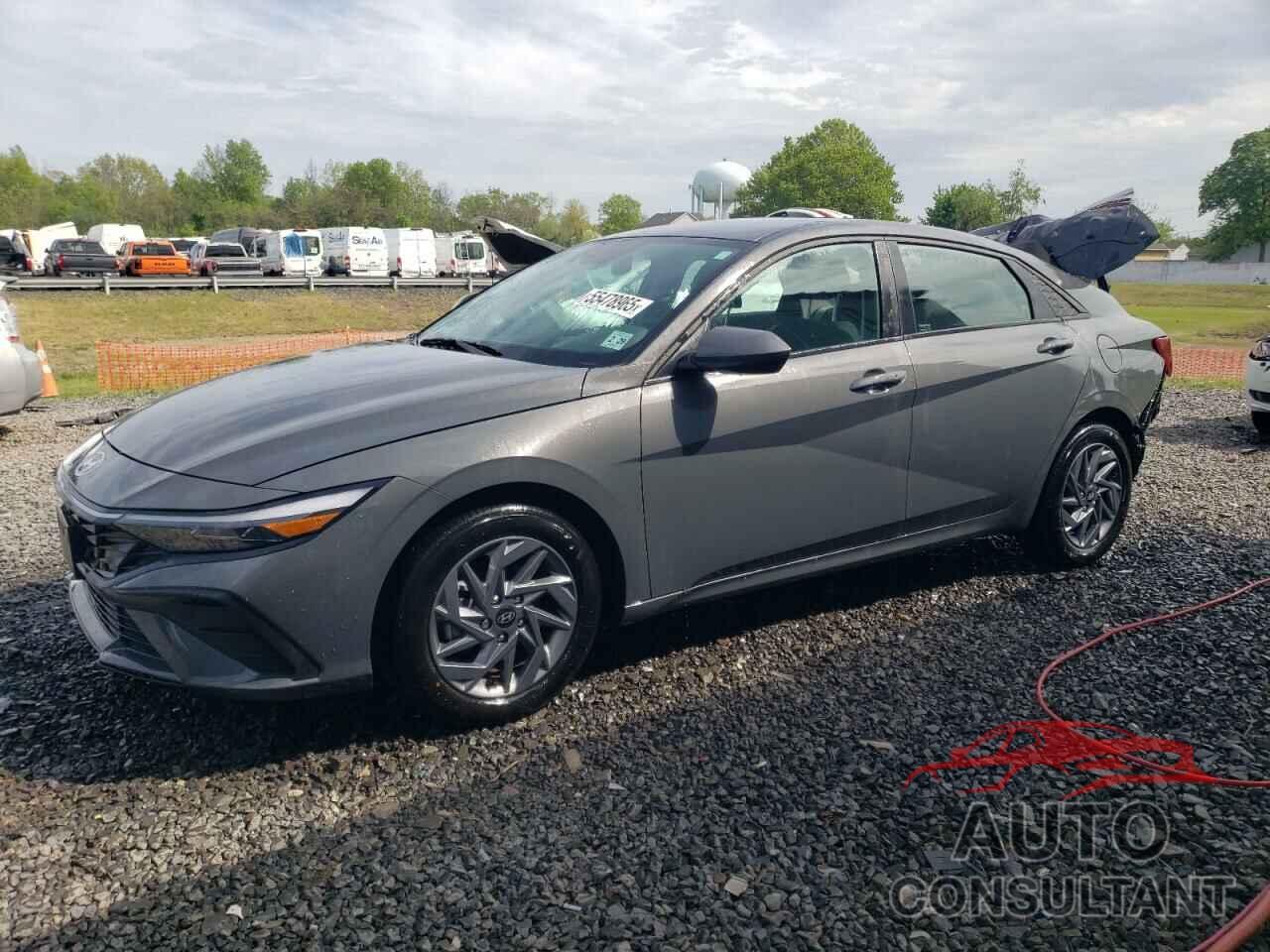 HYUNDAI ELANTRA 2024 - KMHLM4DJ8RU101039