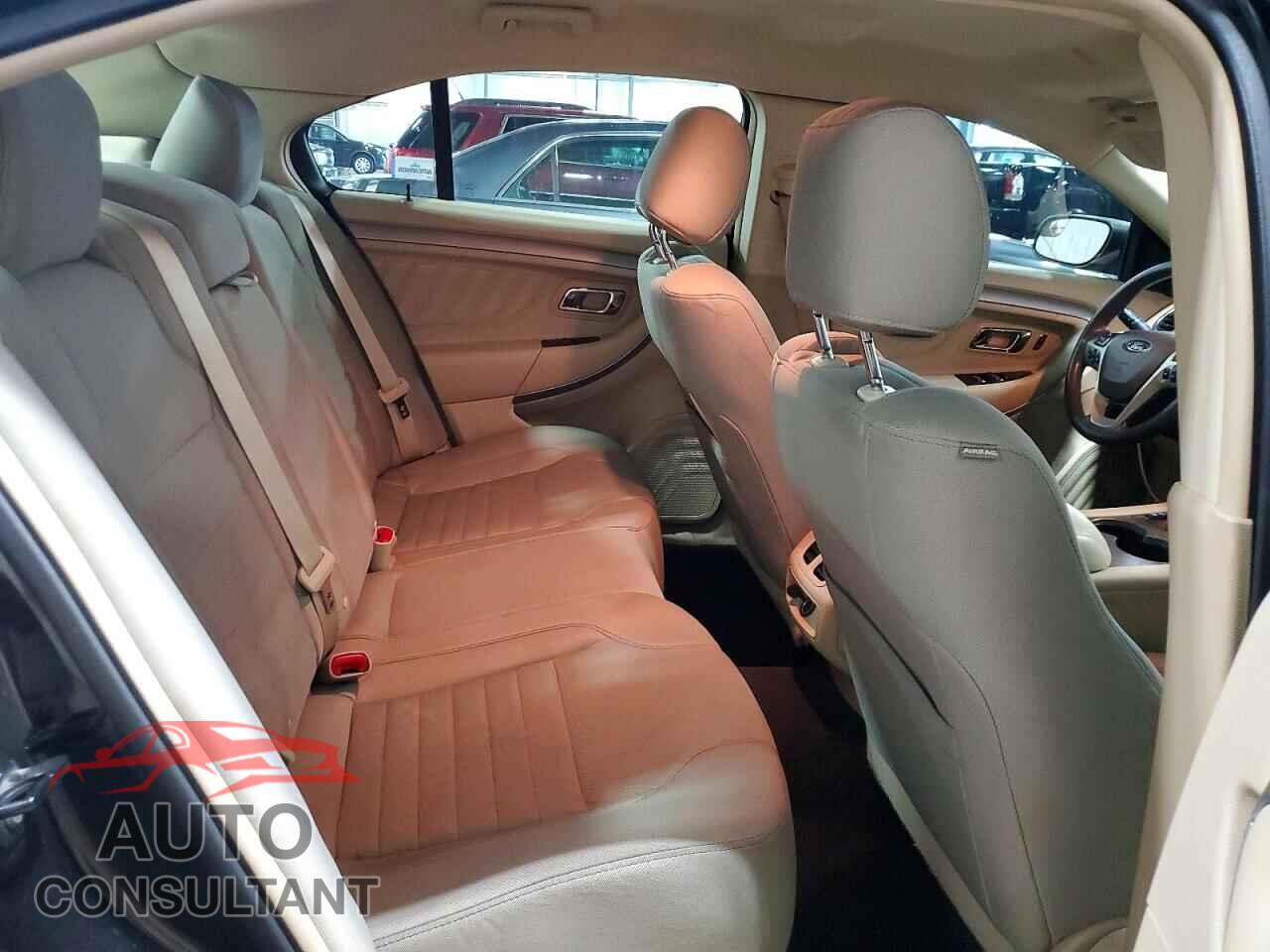 FORD TAURUS 2015 - 1FAHP2D85FG200548