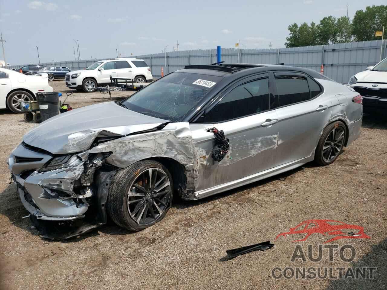 TOYOTA CAMRY 2018 - 4T1B61HK0JU031760