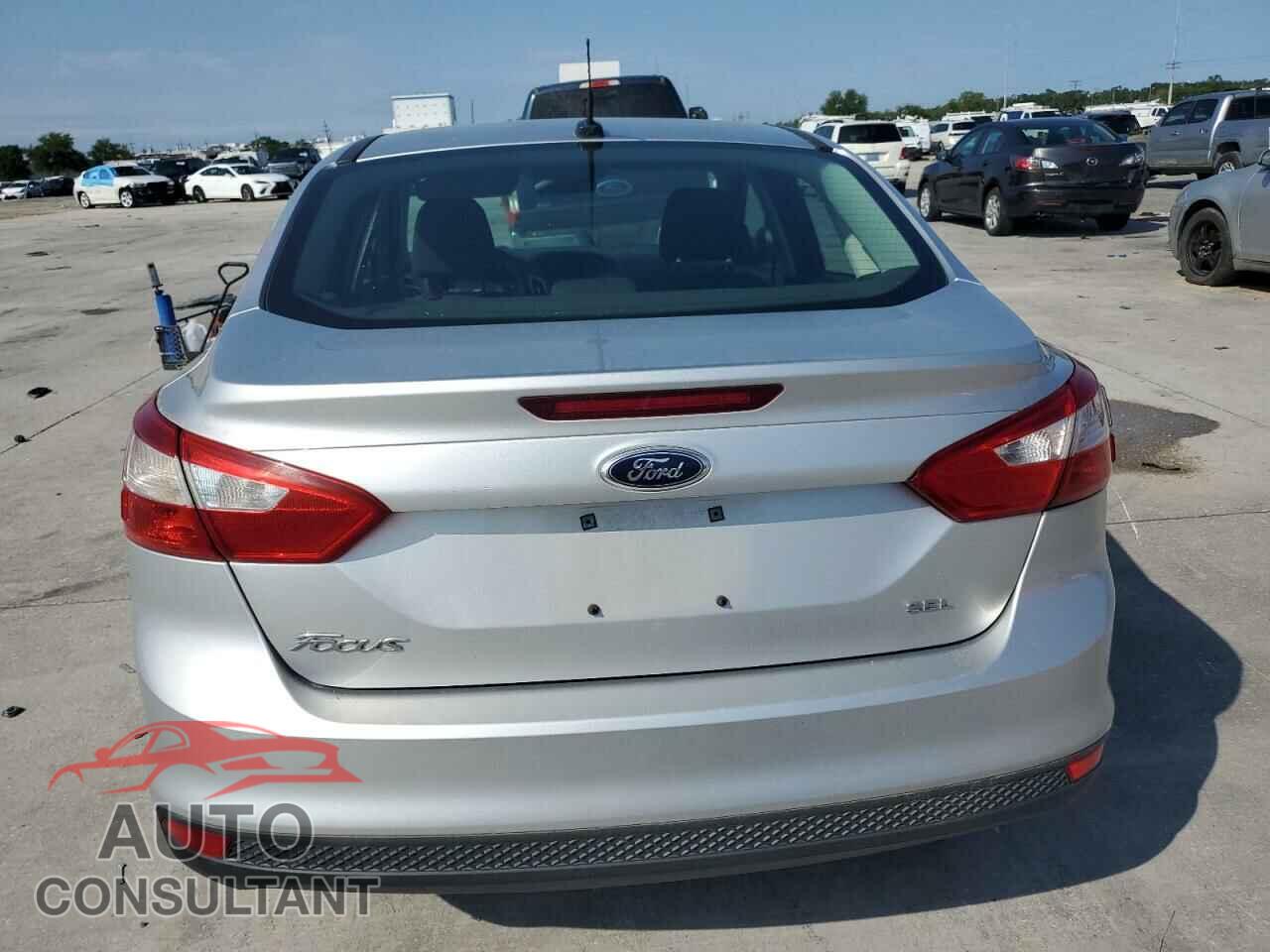 FORD FOCUS 2012 - 1FAHP3H24CL453407