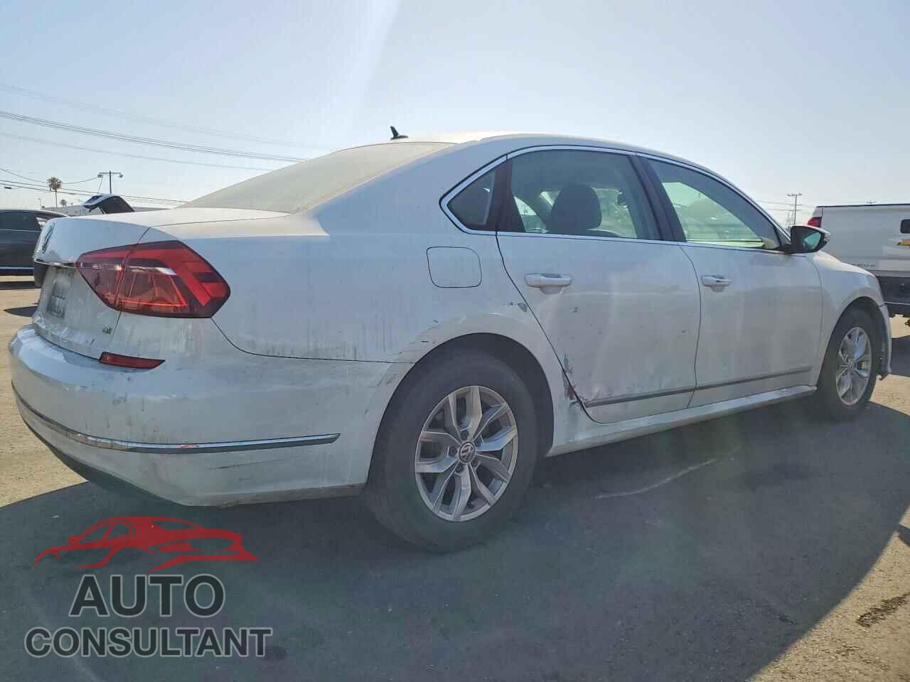 VOLKSWAGEN PASSAT 2017 - 1VWAT7A38HC005113