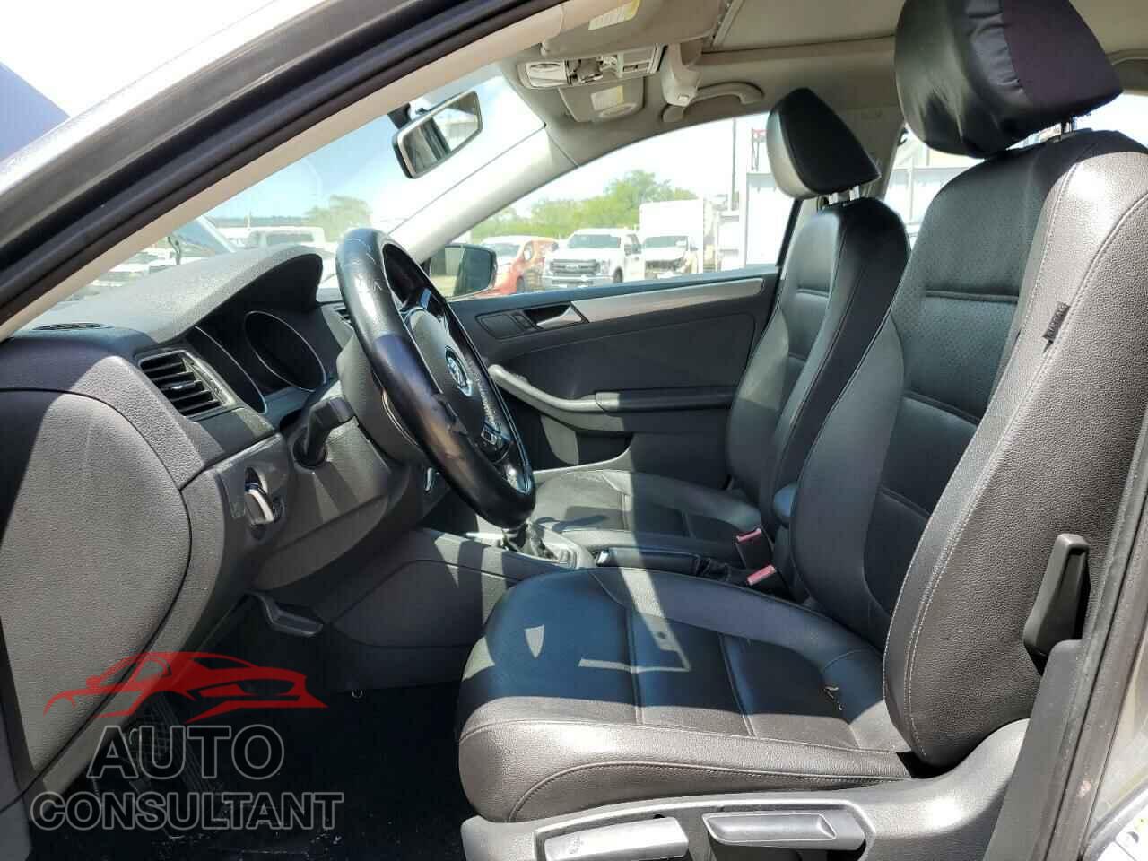VOLKSWAGEN JETTA 2017 - 3VWDB7AJ8HM391299