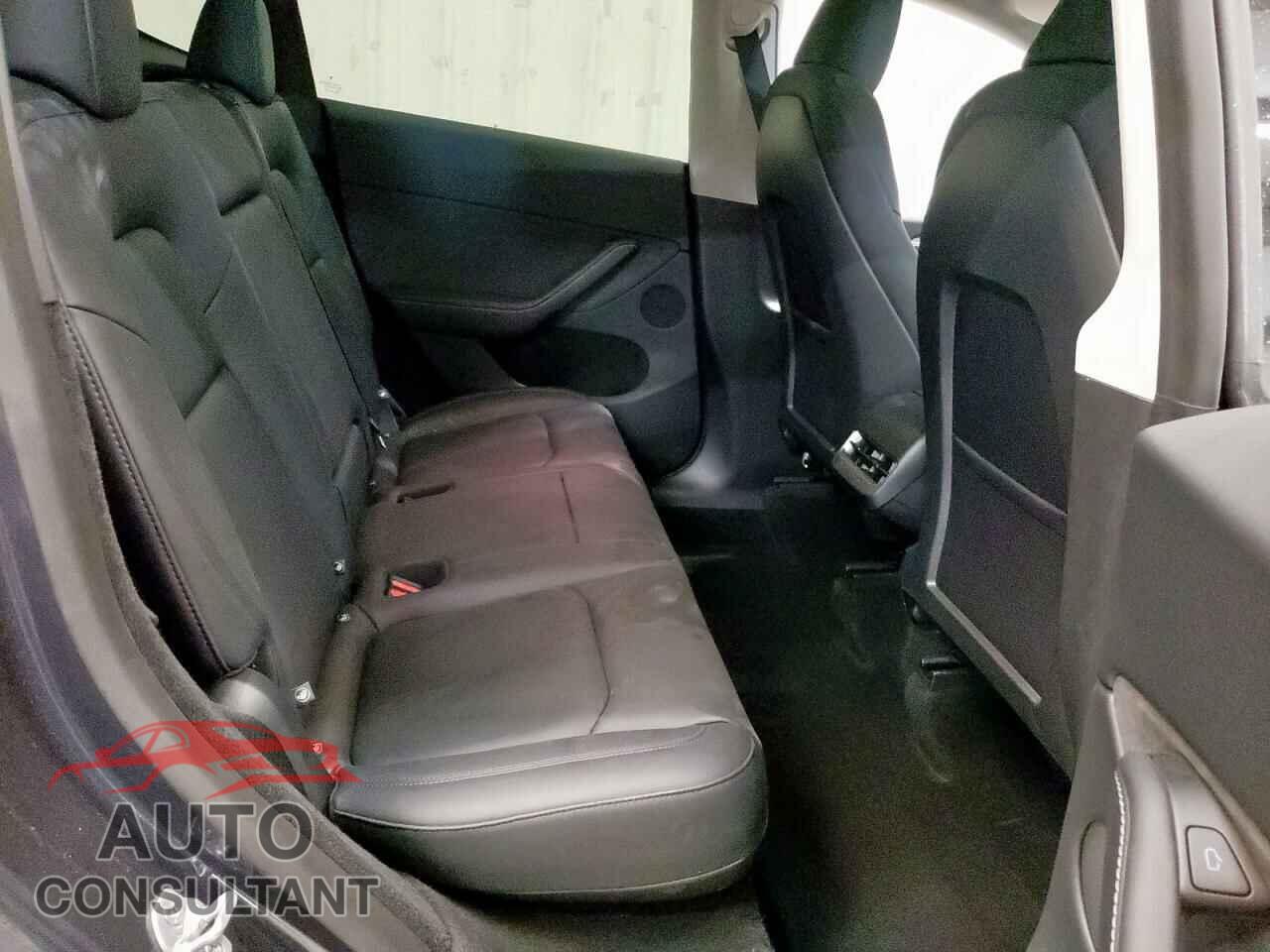 TESLA MODEL Y 2025 - 7SAYGDEE2SA365097