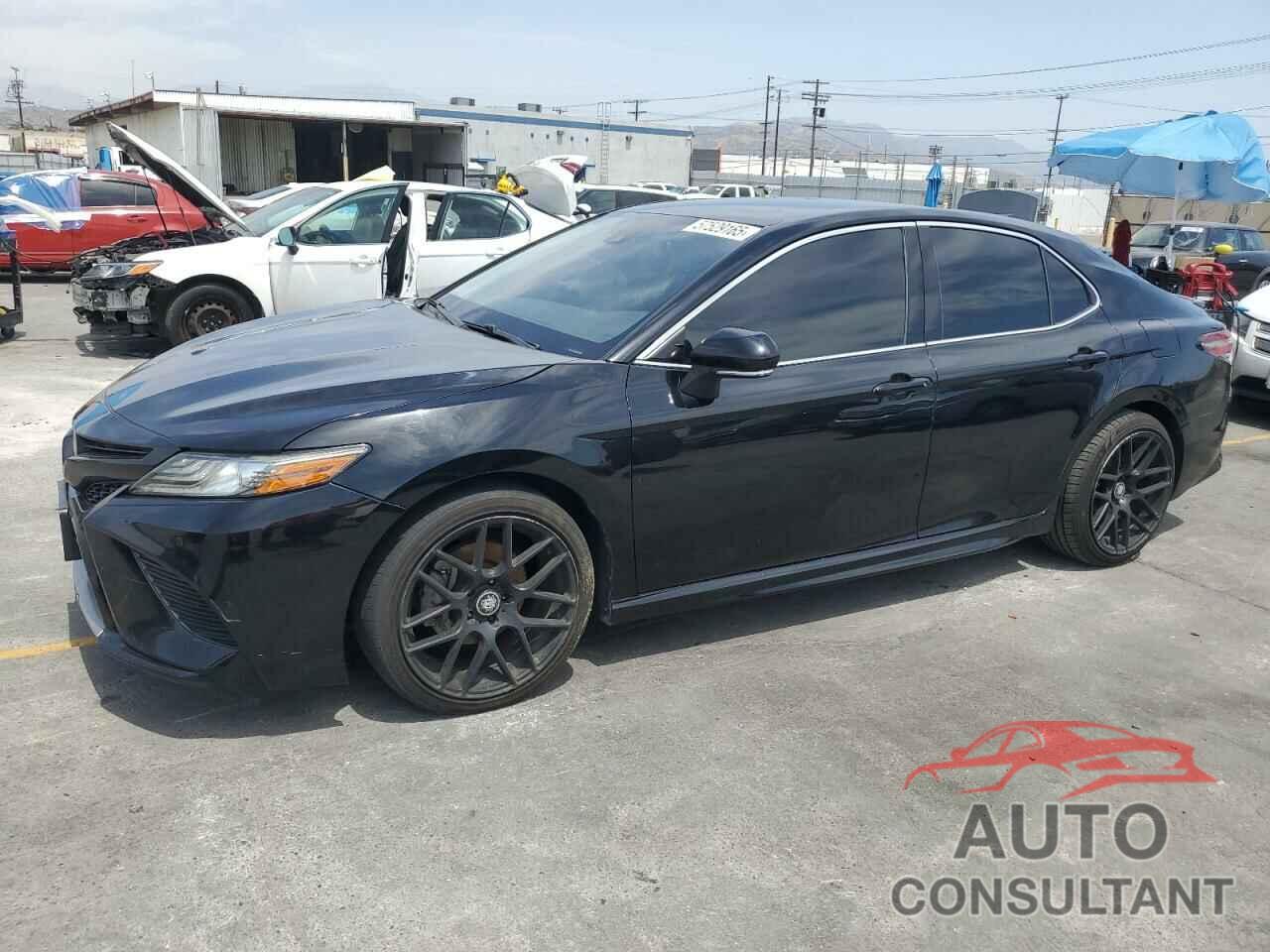 TOYOTA CAMRY 2018 - 4T1B61HK8JU127099