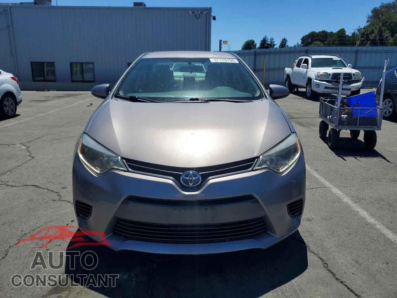 TOYOTA COROLLA 2015 - 5YFBURHE2FP334675