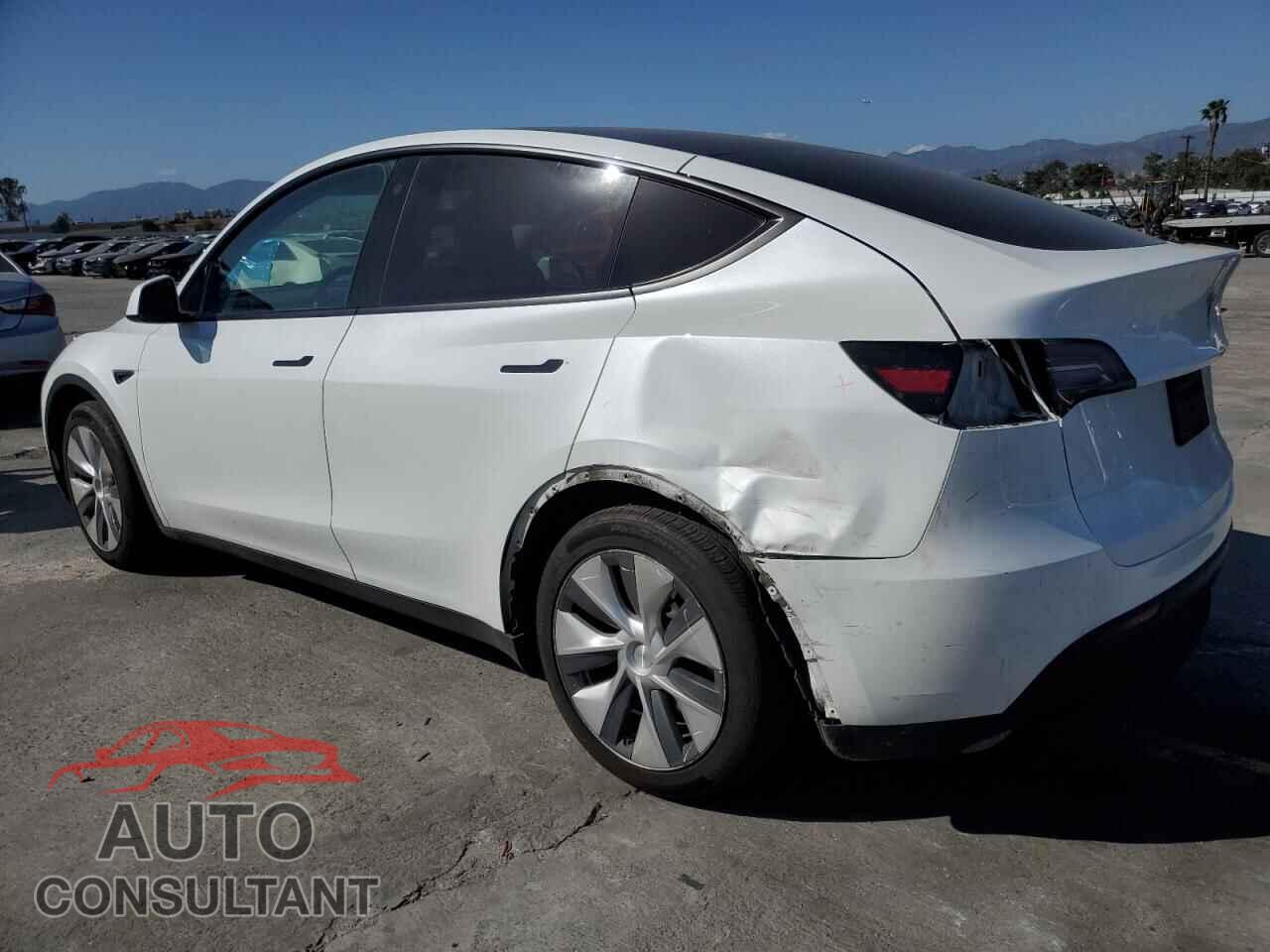 TESLA MODEL Y 2023 - 7SAYGAEE1PF602185