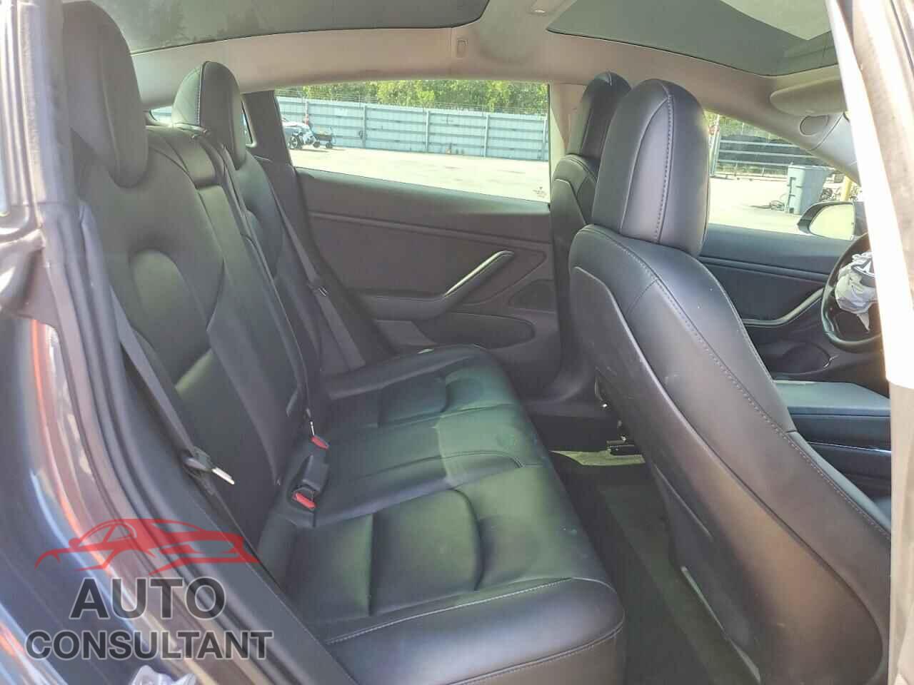 TESLA MODEL 3 2019 - 5YJ3E1EB3KF209588