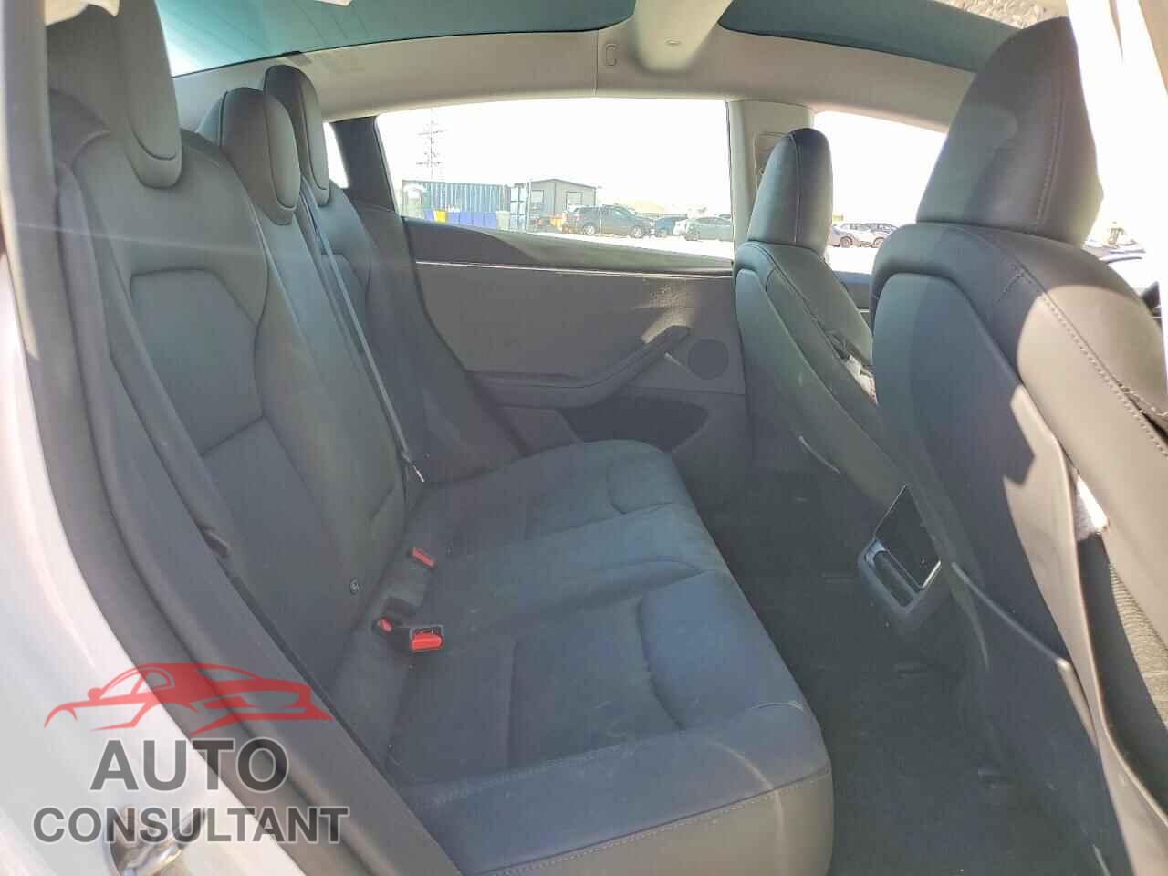 TESLA MODEL 3 2024 - 5YJ3E1EA9RF767043