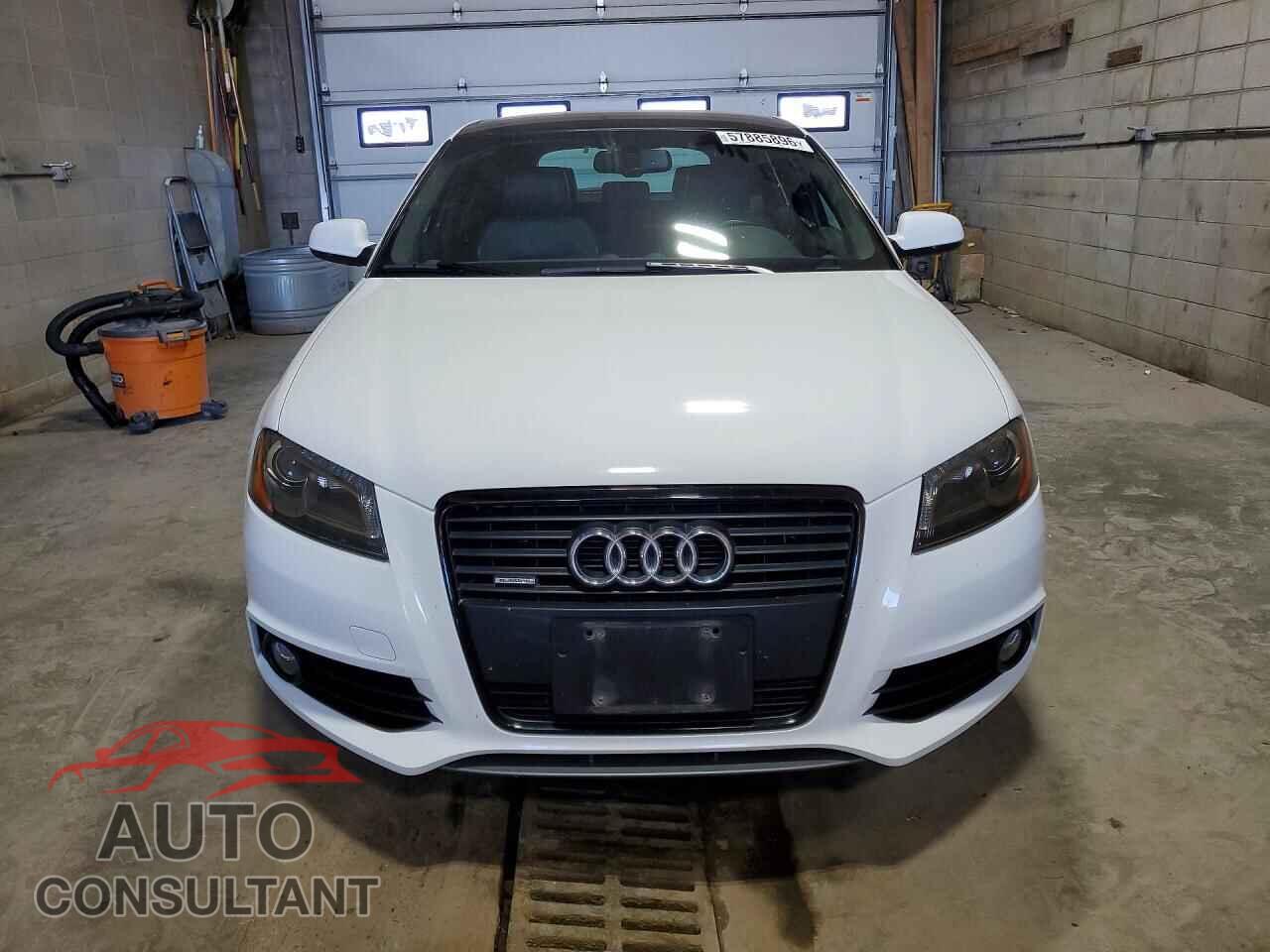 AUDI A3 2012 - WAUMFBFM0CA061687