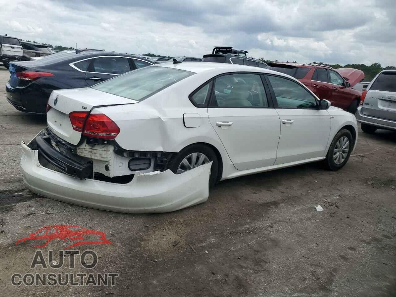 VOLKSWAGEN PASSAT 2014 - 1VWAT7A33EC118821