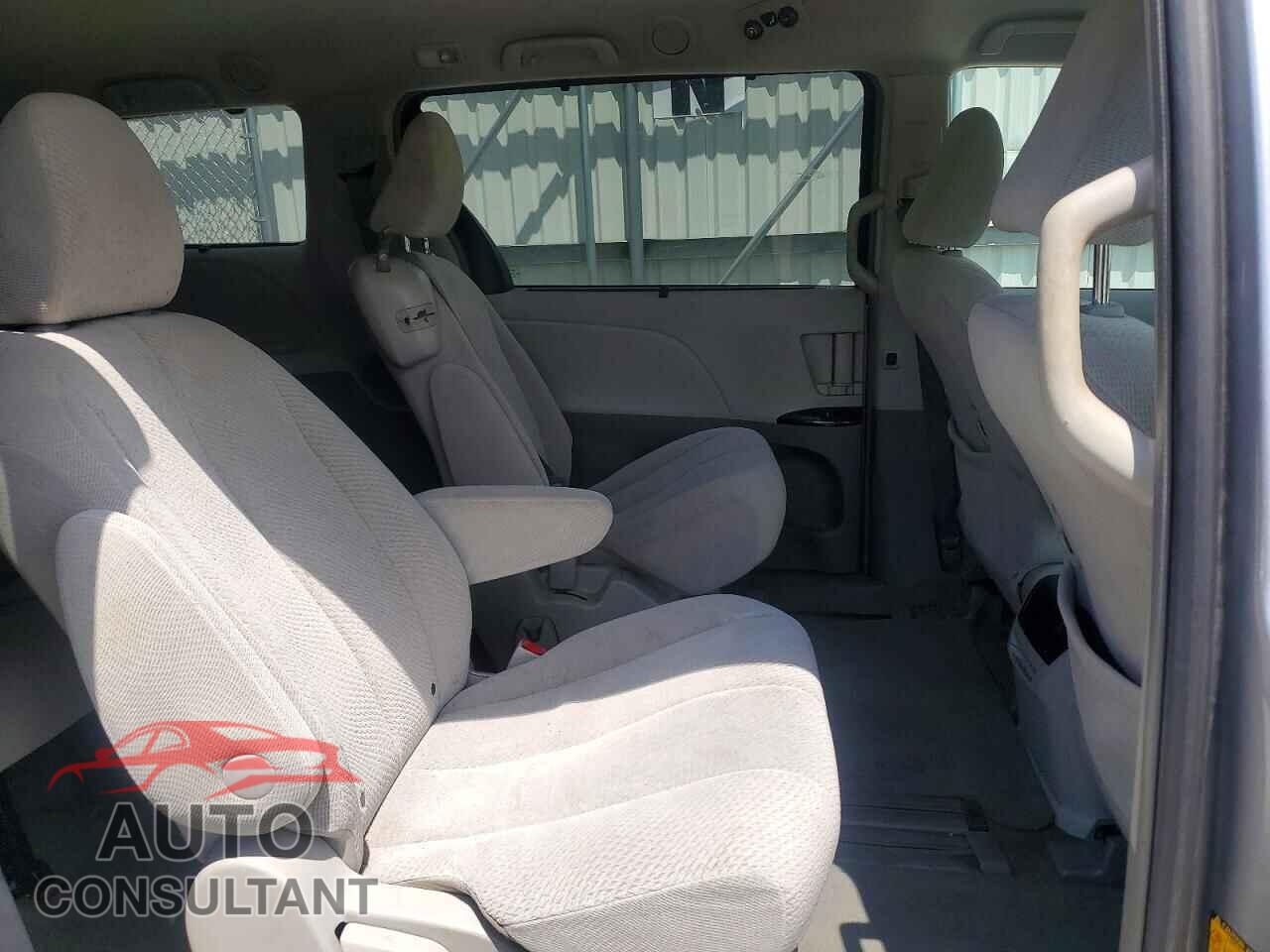 TOYOTA SIENNA 2012 - 5TDKK3DC2CS179846