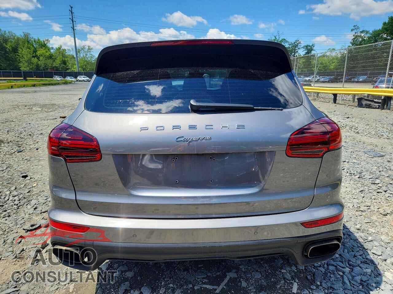 PORSCHE CAYENNE 2017 - WP1AA2A27HKA89416