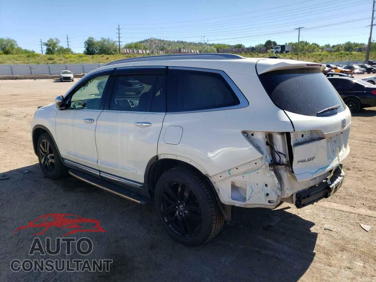 HONDA PILOT 2017 - 5FNYF6H02HB019591