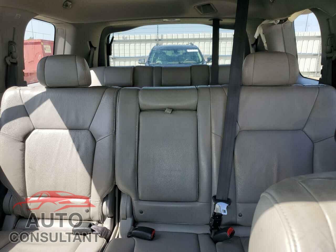 HONDA PILOT 2010 - 5FNYF4H58AB015910