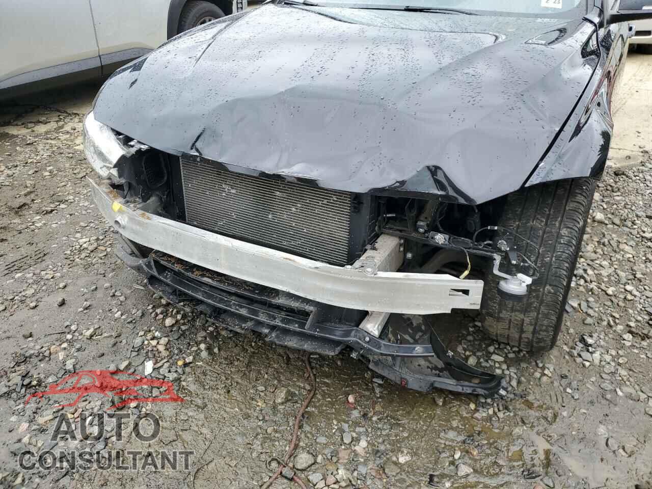 BMW 3 SERIES 2018 - WBA8A3C51JA491843