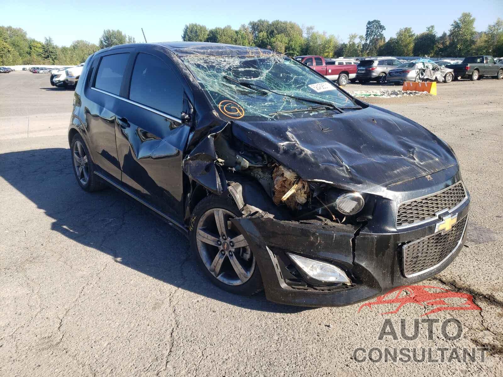 CHEVROLET SONIC 2016 - 1G1JG6SB0G4124895