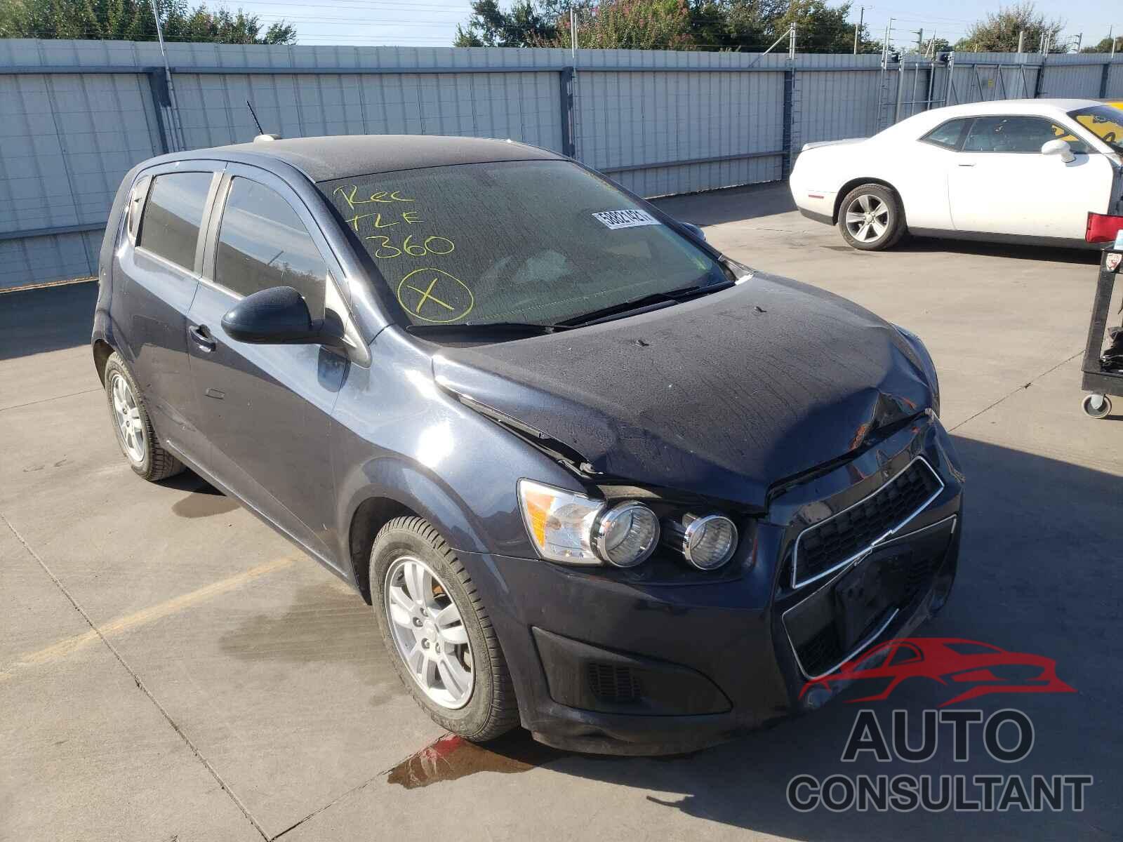 CHEVROLET SONIC 2016 - 1G1JC6SG6G4148366