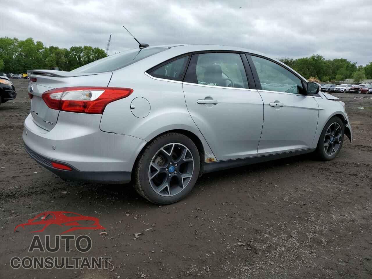 FORD FOCUS 2012 - 1FAHP3J20CL218786