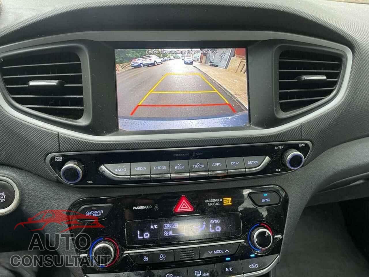 HYUNDAI IONIQ 2017 - KMHC65LC8HU03204X