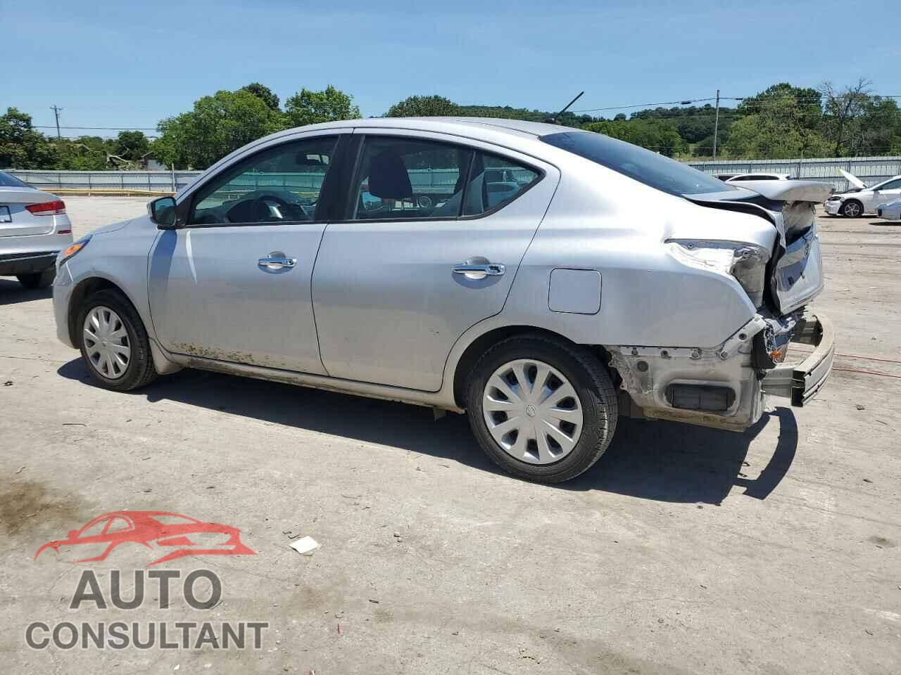 NISSAN VERSA 2019 - 3N1CN7AP3KL879957