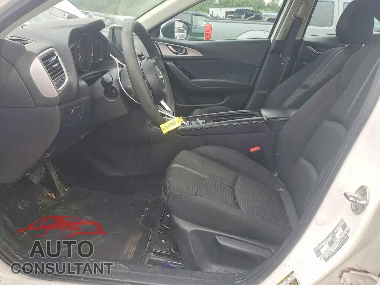 MAZDA 3 2018 - 3MZBN1U70JM186335