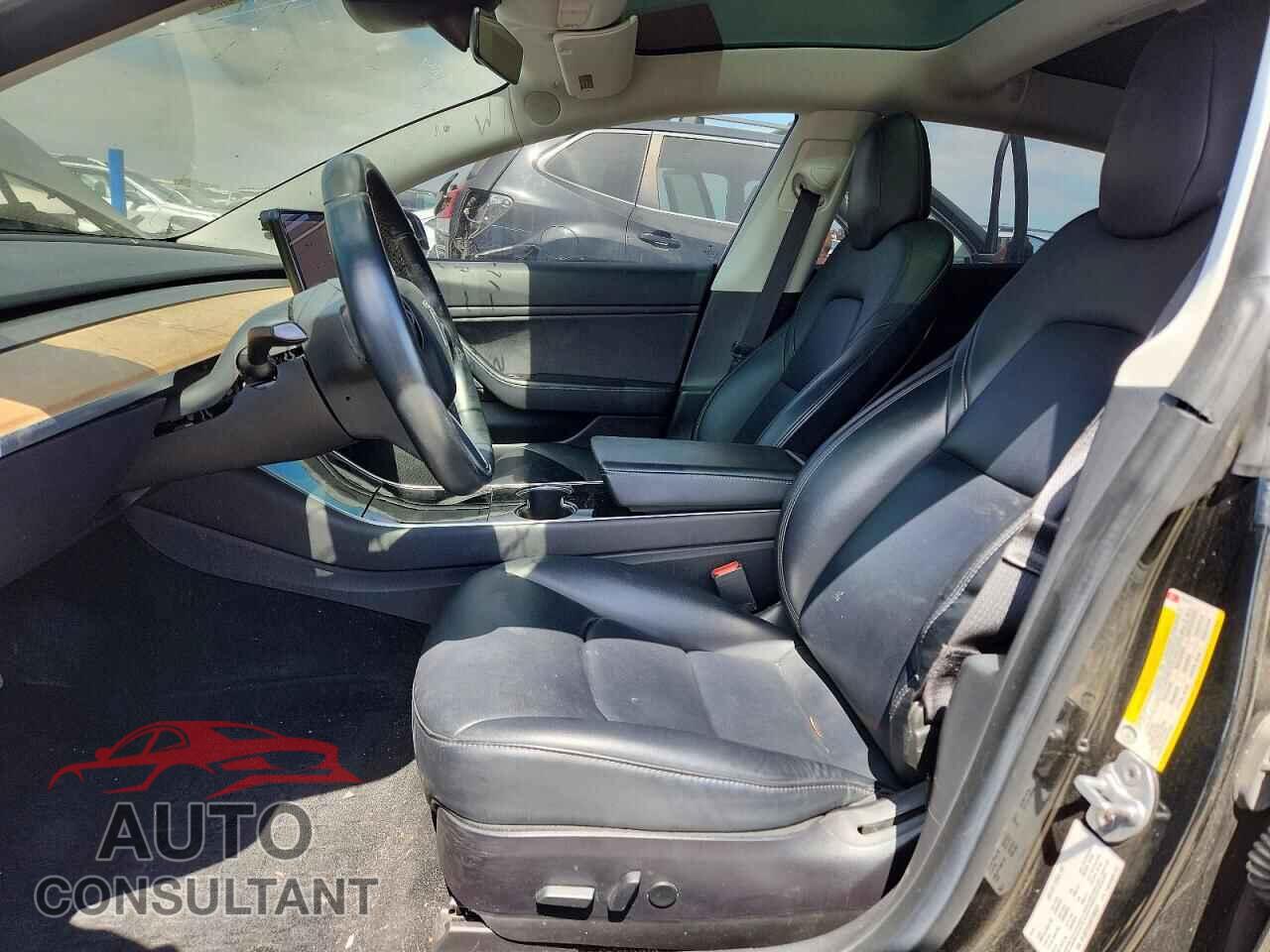TESLA MODEL 3 2019 - 5YJ3E1EA3KF395527