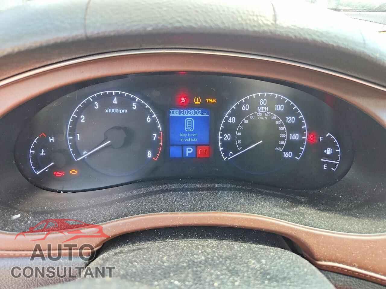 HYUNDAI GENESIS 2013 - KMHGC4DD4DU251205