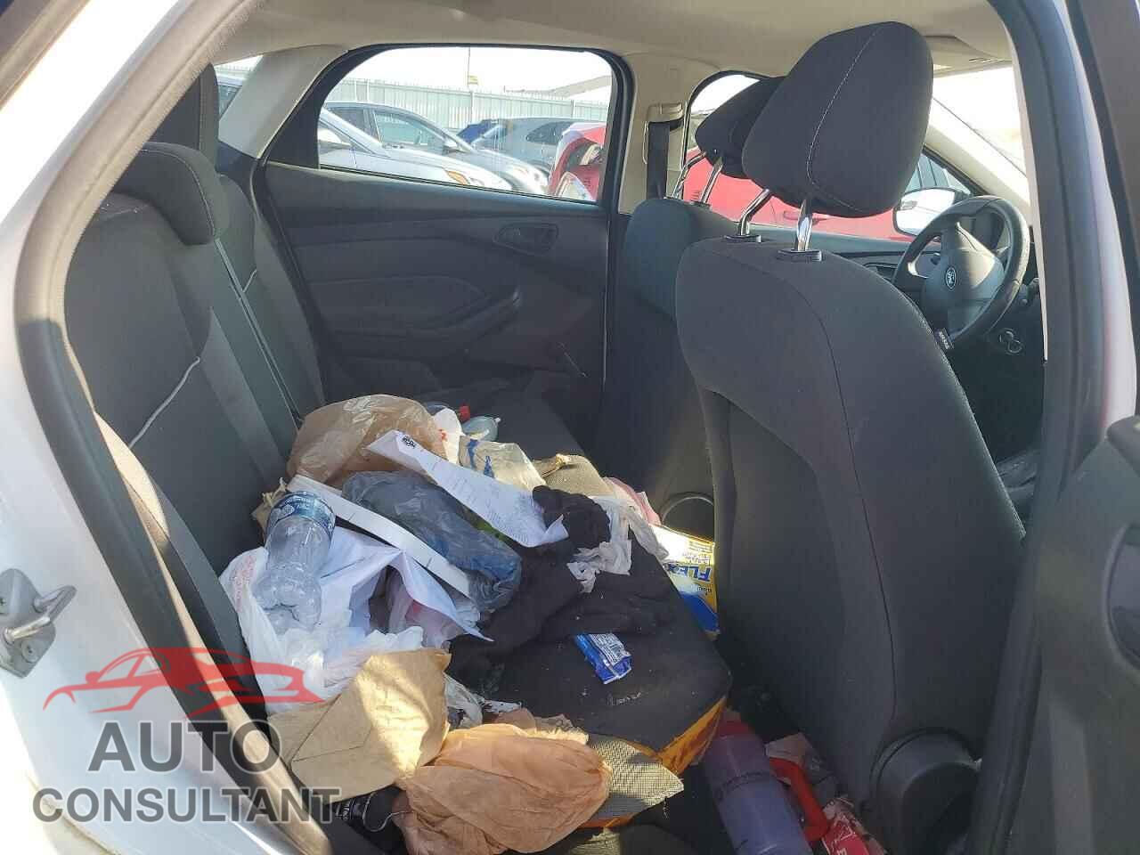 FORD FOCUS 2014 - 1FADP3E26EL177186