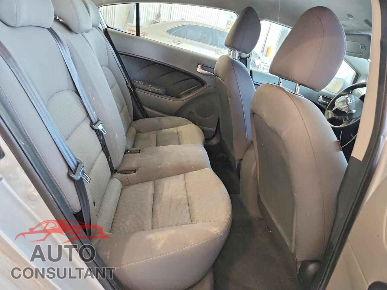 KIA FORTE 2017 - 3KPFK4A77HE041204
