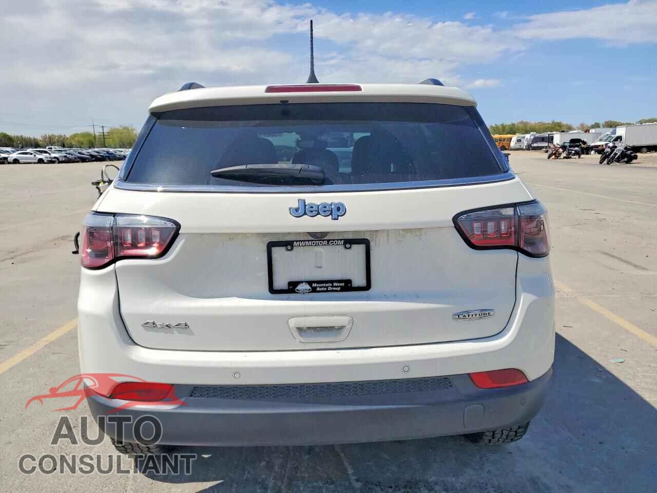 JEEP COMPASS 2018 - 3C4NJDBB3JT392713