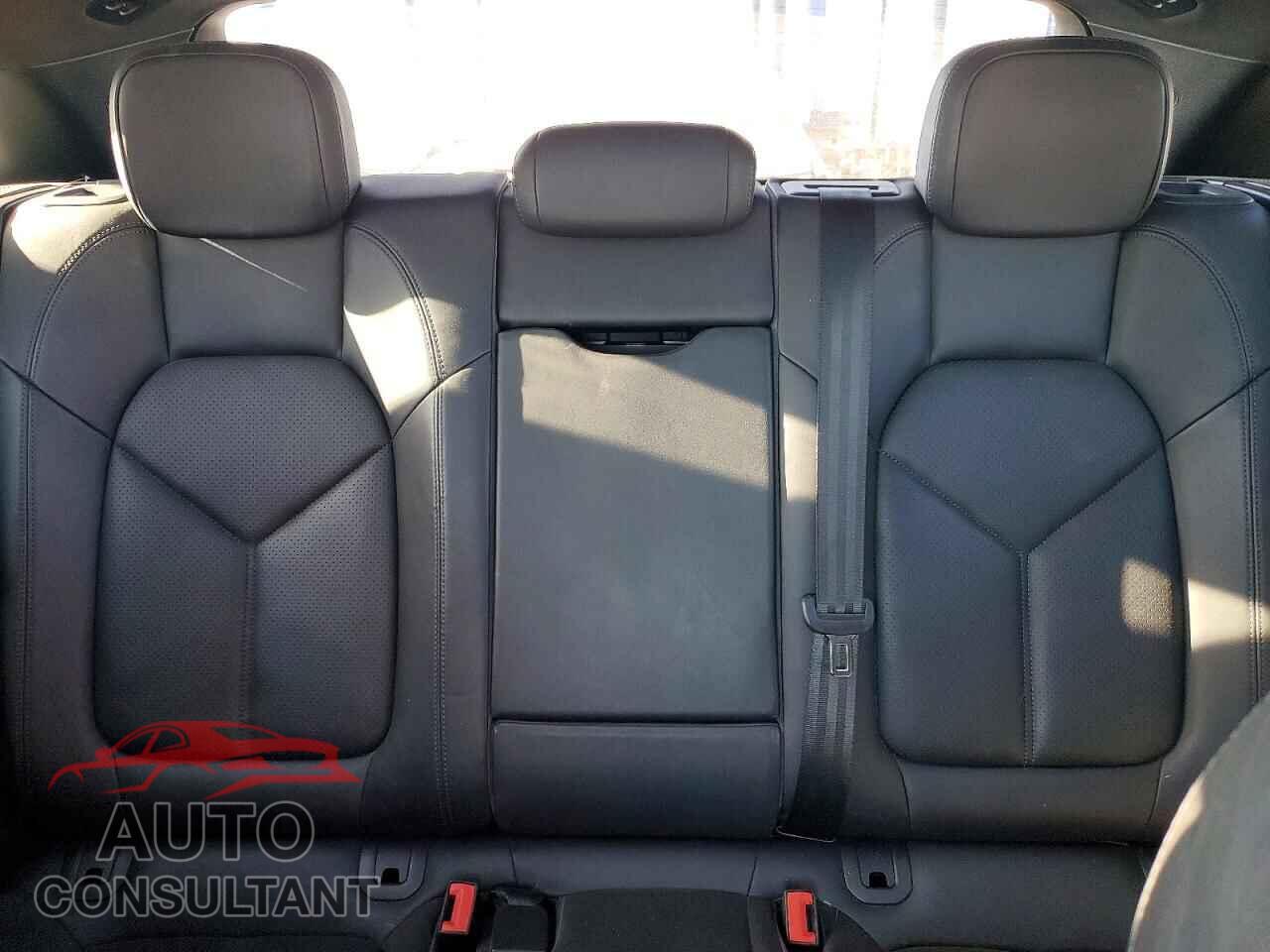 PORSCHE MACAN 2017 - WP1AA2A58HLB01304