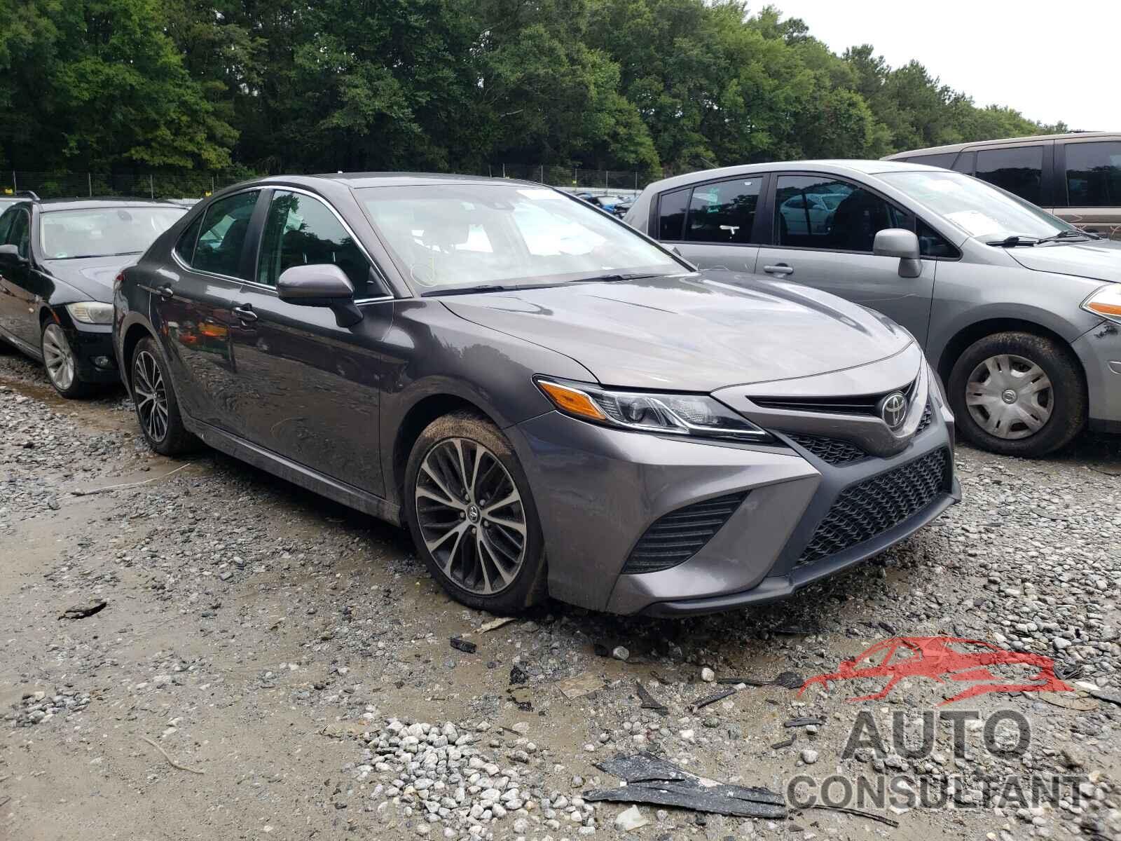TOYOTA CAMRY 2018 - 4T1B11HKXJU079880