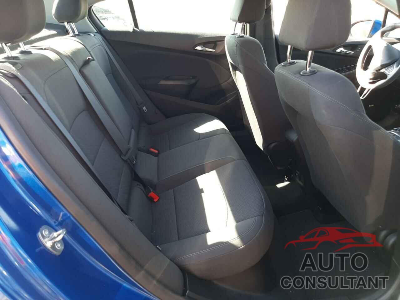 CHEVROLET CRUZE 2019 - 1G1BE5SM8K7136970