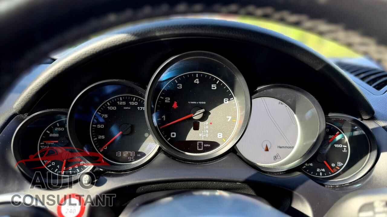 PORSCHE CAYENNE 2017 - WP1AA2A21HKA86947