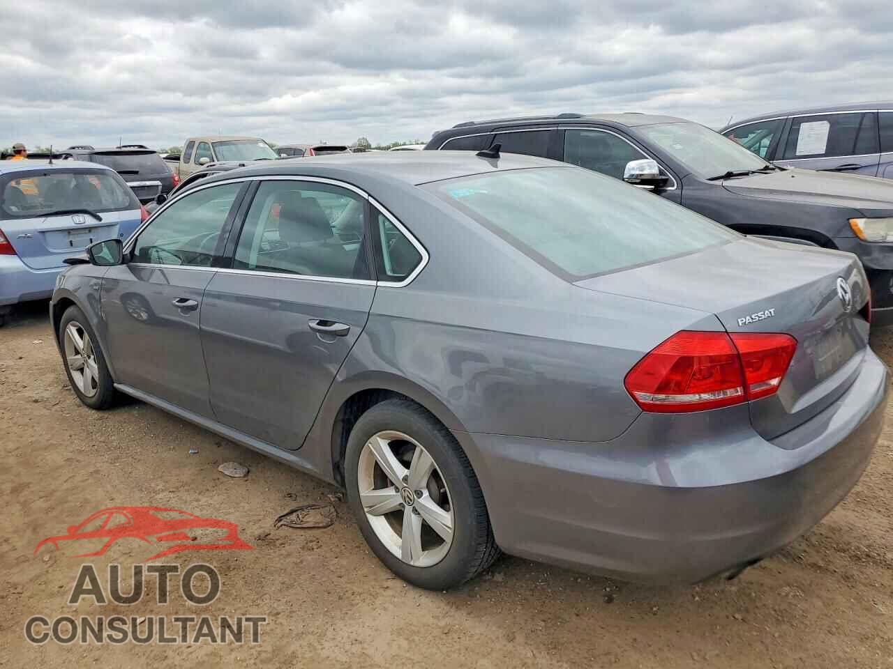 VOLKSWAGEN PASSAT 2015 - 1VWAT7A32FC112493