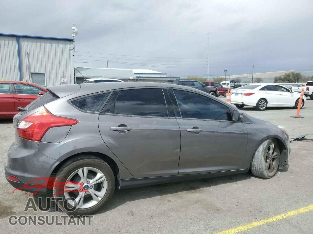 FORD FOCUS 2014 - 1FADP3K22EL201875