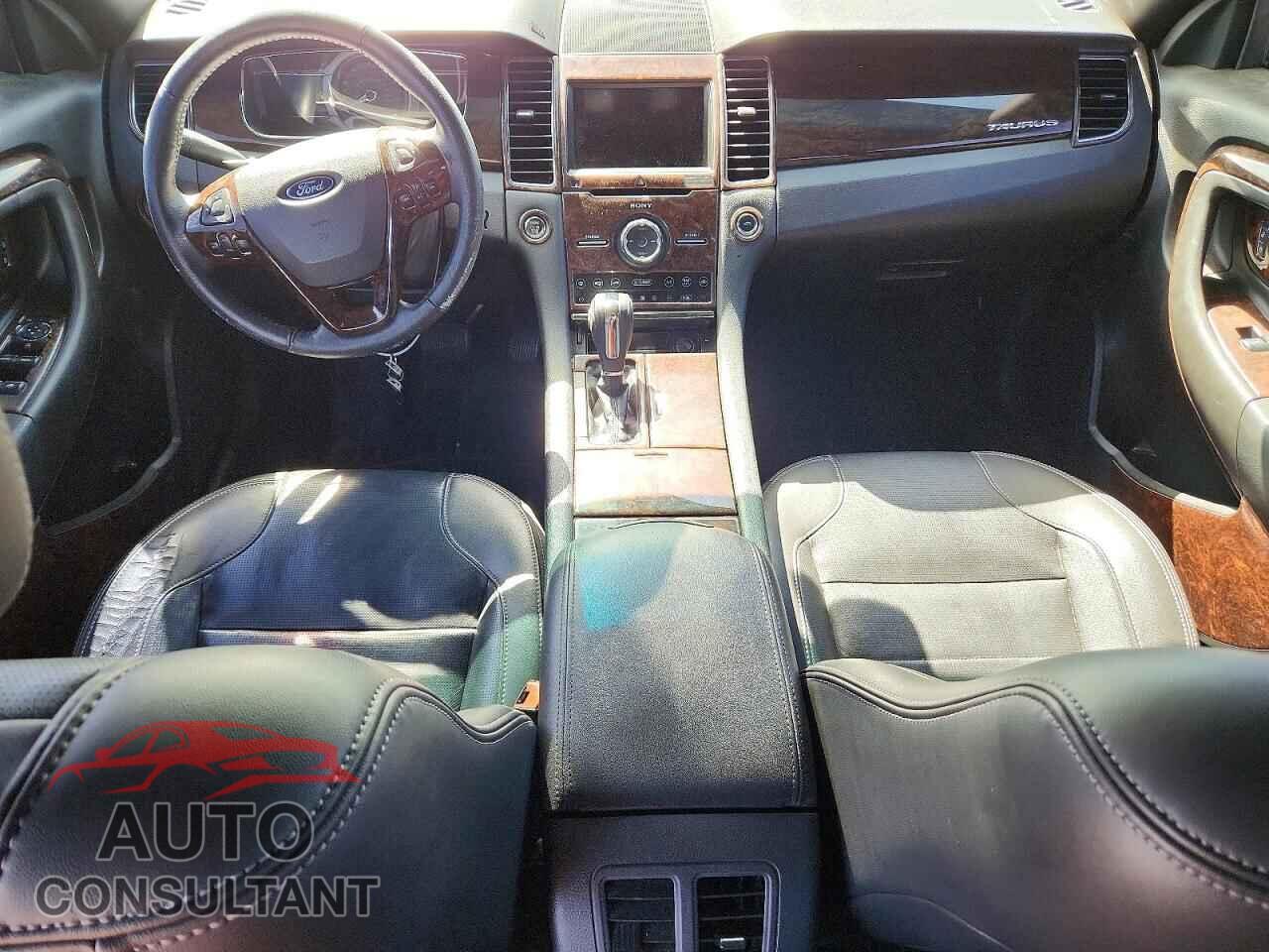 FORD TAURUS 2019 - 1FAHP2F84KG109486