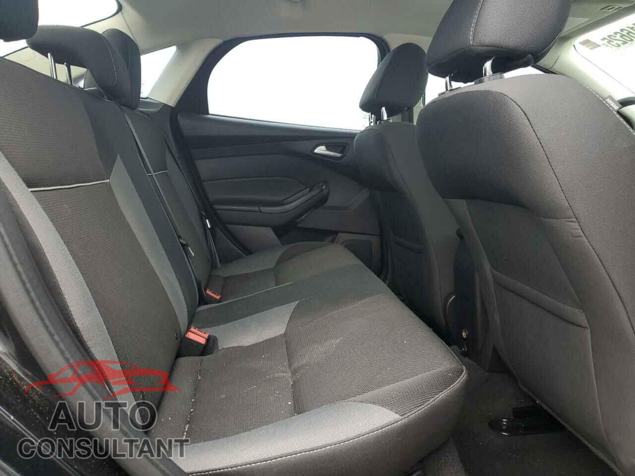 FORD FOCUS 2014 - 1FADP3F23EL372693
